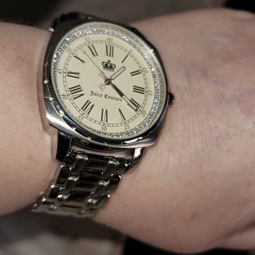 JUICY COUTURE Women's Oversized Watch with Swarovski Crystals Around The Bezel